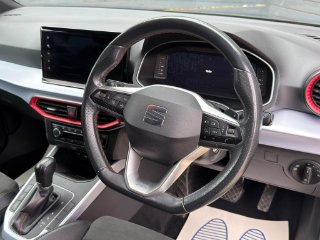 /photos/9814/14eb6a61-0b49-4a45-a4cf-ec4cda1a1a06_i320x240.jpg