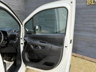 /photos/9814/7b2938e8-db4c-41d2-a618-ac4d1351eaea_i320x240.jpg