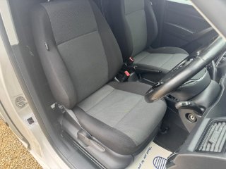 /photos/9814/c3f70d04-8306-429c-8369-5d82ff731f99_i320x240.jpg