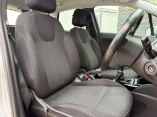 /photos/9814/d9e54c4f-5911-4845-af40-c1f3425790ff_i320x240.jpg